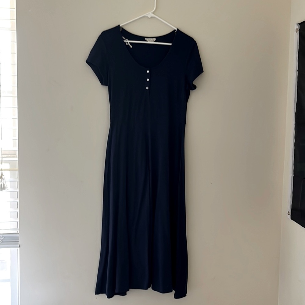Good blue long dress size medium, never been worn